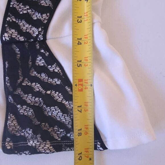 Bebe Womens Peplum Blouse Lace Detail Cap Sleeve Fitted White Black Medium - Picture 9 of 11